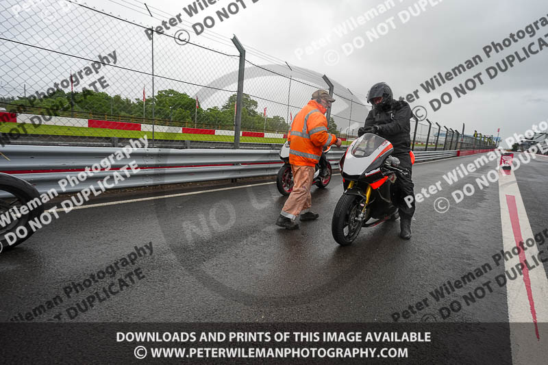 donington no limits trackday;donington park photographs;donington trackday photographs;estoril;event digital images;motorbikes;no limits;no limits trackdays;peter wileman photography;portugal;trackday;trackday digital images;trackday photos